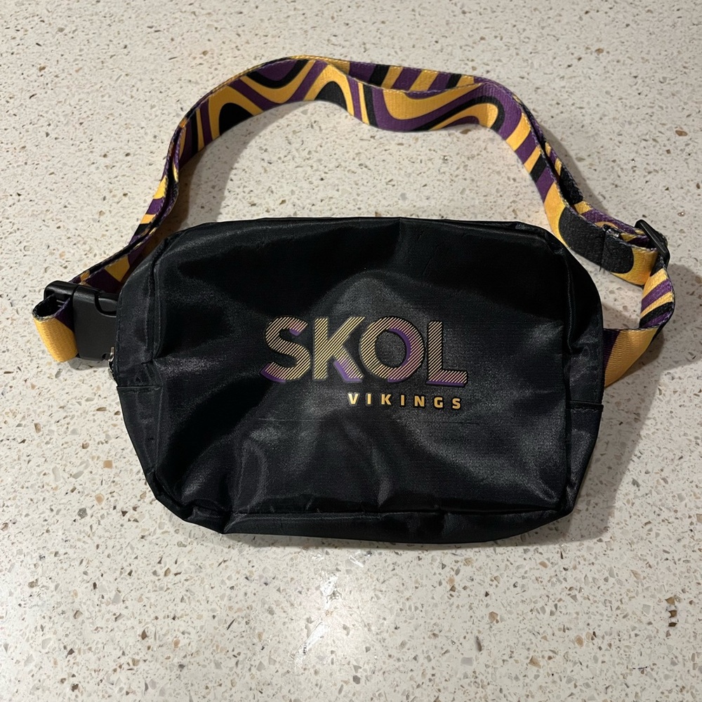Minnesota Vikings Skol belt bag.